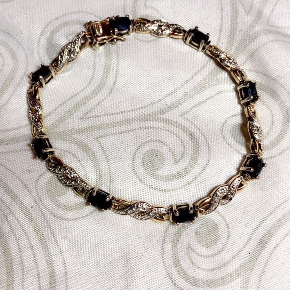 Elegant Black and Gold Bracelet